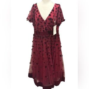 Mac Duggal Burgundy Midi Floral Applique Dress in size 16